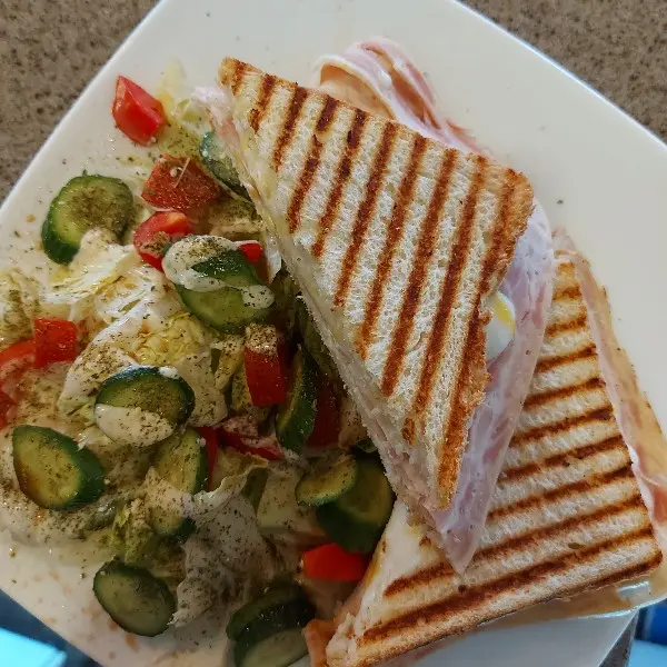 اسنک ژامبون با پنیر